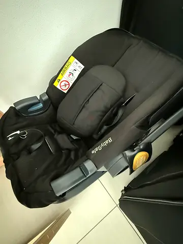 Noola BabySafe Infant Car Seat - Rear Facing, Good Condition
