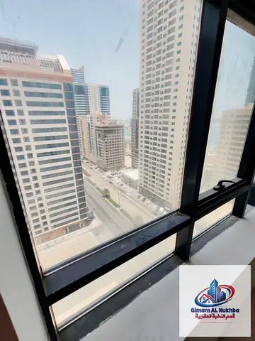 غرفتين وصاله اطلاله مفتوحه تكيف وجيم ومسبح مجاني نوافز زوزاجيه توفر اضائه طبعيه وتهويه ممتازه 2 حمام بتصميم عصري بنايه هادئه