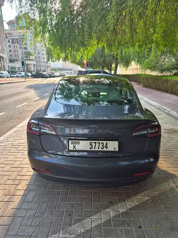 صورة 4 لـ 2021 Tesla MODEL 3