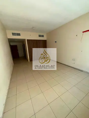 # 🔥 للإيجار السنوي شقة فاخرة في أبراج عجمان وان – إطلالة بحر وحديقة 🔥  فرصة مميزة للسكن في واحدة من أرقى الشقق داخل **أبراج عجمان وان**، شقة فاخرة ب