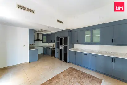 Vacant | Single Row | Semi Furnished | Upgraded