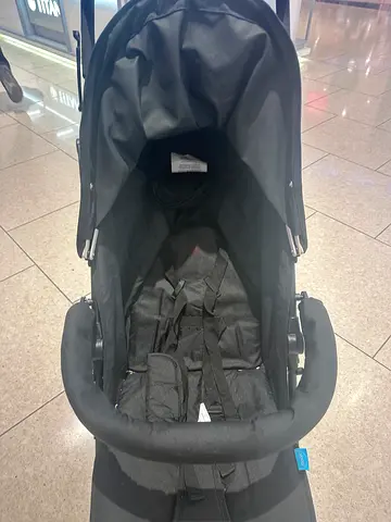 Lightweight black stroller - single seat, good condition