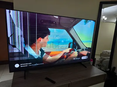 Broken Screen Samsung BU8000 LED TV for Parts