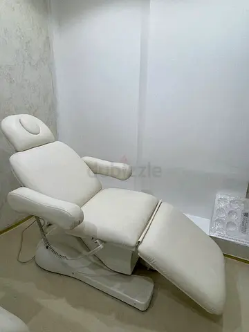 White Derma Treatment Chair. 3 motors. Good condition
