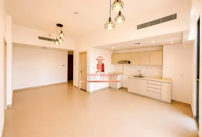 Mid Floor | Retail Street View | Open Kitchen