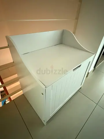 Combo White wooden storage bench with lid - good condition