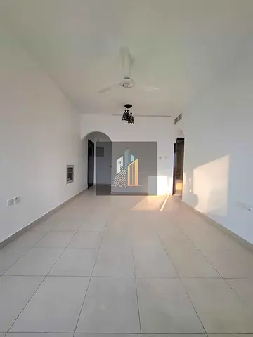 HOT OFFER 2 WASHROOM ALL AREA FREE PARKING VERY GOOD FLET #1BHK