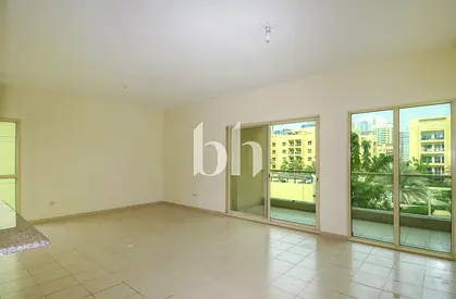 Spacious| 2 Bedroom,| The Views| Managed