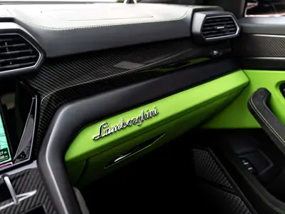 2023 Lamborghini URUS — миниатюра 17