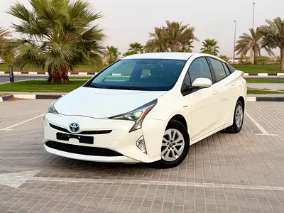 Toyota Prius 2017 GCC Eco Very Neat And Clean Premium Condition Low KM Family Car