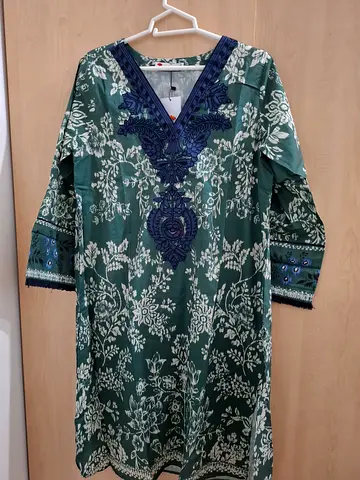Khaadi 3 piece 12 medium Green floral embroidered lawn , size M -