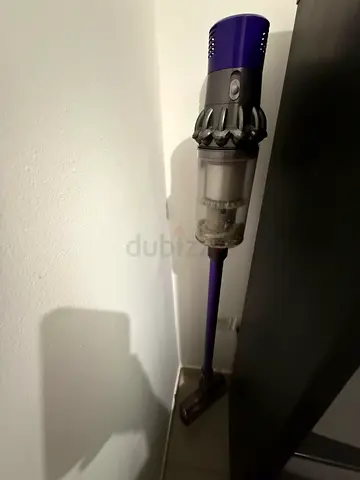 Dyson v11 Cordless stick vacuum cleaner - lightweight, good condition