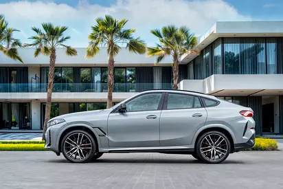 2025 BMW X6 照片 2
