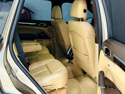 2016 Porsche CAYENNE 缩略图 12