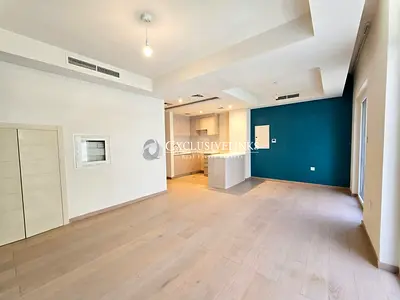 3BR + Rooftop | Vacant | Laundry and Storage