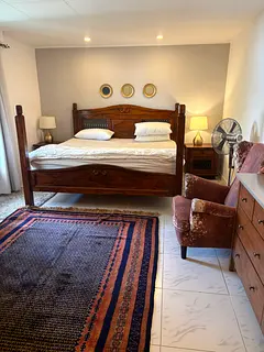 En-suite Master Room with Teak Bed - 600m from Surf Beach.