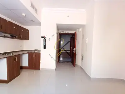 Lavish studio available in muwaliah full of family building for contact