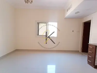 Lavish studio available in muwaliah full of family building for contact