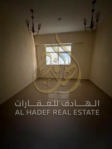 غرفة وصالة في القاسمية، قريبة من جميع الخدمات، تكييف وغاز مركزي، صيانة كاملة على المالك، /4 أو 6 دفعات.
