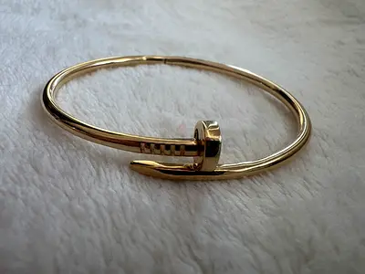 18k gold nail bangle