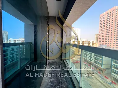 غرفتين وصالة في المجاز 2، بلكونة، خزائن حائط، تشطيب فاخر، جيم ومسبح وباركن مجاناً، تاور عائلي،/4 أو 6 دفعات.