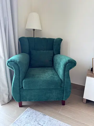 Dark Green Firm Chair