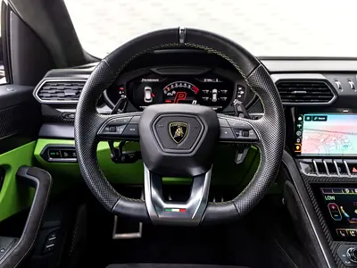 2023 Lamborghini URUS — миниатюра 13