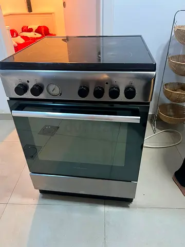 Used freestanding electric oven with ceramic hob - good working condition