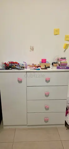White dresser with pink heart handles - good condition