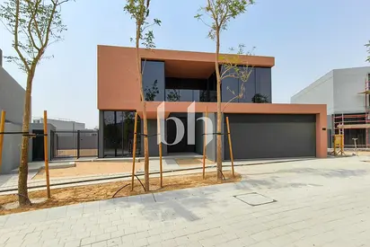 5BR Stunning Villa | 5% DP Freehold | G+2 w/ Pool