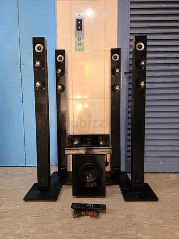 LG 5.1ch (1000 Watts, Bluetooth, ARC, Optical) Home Theatre System in excellent working condition