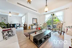 Upgraded | Stunning Villa | Private Pool