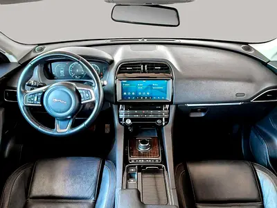 2018 Jaguar F-PACE — фото 9