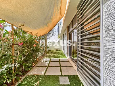 Vacant | Single Row | Garden | Study Room