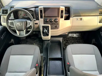 2025 Toyota HIACE — миниатюра 7