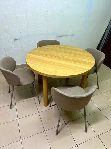 Round Oak Dining Table with 4 Upholstered Chairs - Good Condition