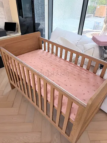 Mamas&papas baby wooden crib and mattress set