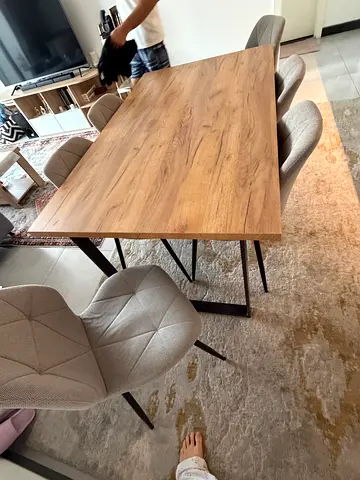 Wooden Dining Table with 6 Padded Chairs - excellent Condition