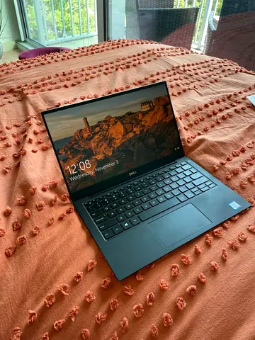 Dell XPS 13 - Core i5/16gb/512gb - Type C Thunderbolts New Shape Ultrabook Laptop