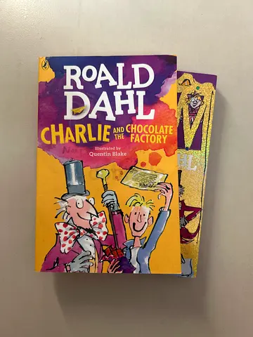 Charlie and the Chocolate Factory by Roald Dahl (paperback)