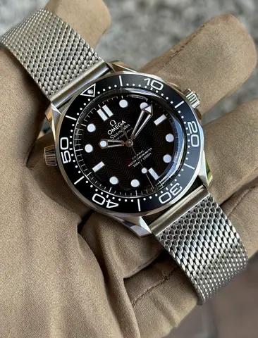 Omega Seamaster Diver 300M Black Dial 1:1 Clone With Box and Card