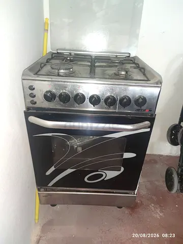 Aftron 4-burner gas cooker with oven for sale.