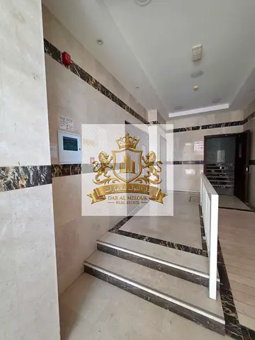 Building for sale at a bargain price in Al Hooshi, Sharjah Arab ownership 📍 Location: Al Hooshi – on Maliha Main Road 📐 Land area: 6,006 sq ft