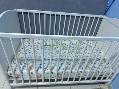 White Wooden Baby Crib / Cot in Good Condition