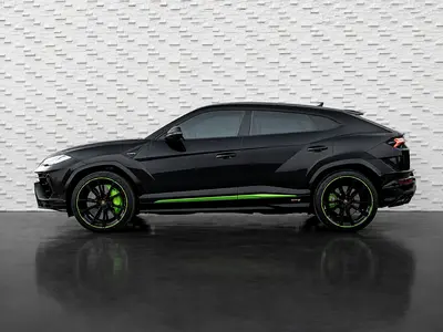 2023 Lamborghini URUS — фото 6