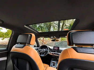 صورة 10 لـ 2019 AUDI A4