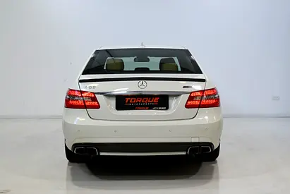 2011 Mercedes-BENZ E-CLASS thumbnail 5
