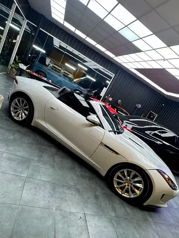 صورة 11 لـ 2016 Jaguar F-TYPE