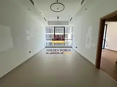 Luxury 1-bedroom apartment with a balcony, laundry room, 2 bathrooms, free parking, gym and pool, an