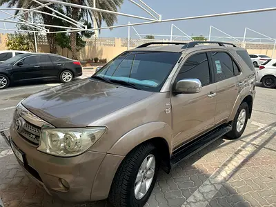 2009 Toyota FORTUNER — фото 1